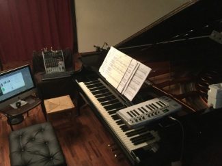 Piano, teclat i electrònica